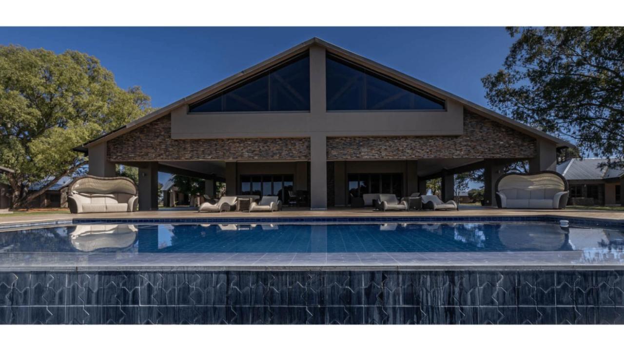 Sandune Game Lodge Gobabis Экстерьер фото